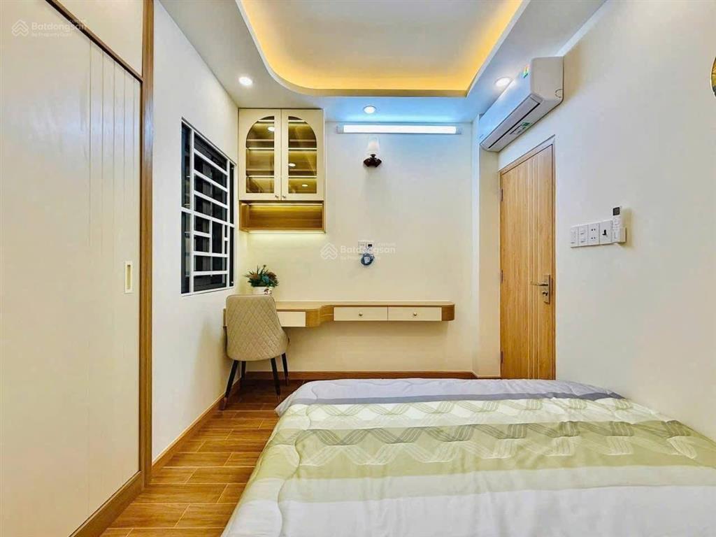 Vợ chồng tôi cần bán nhà mạc đĩnh chiđa kaoq1, gần cv lê văn tám.giá 4tỷ830tr/62,5m2,cho thuê32tr