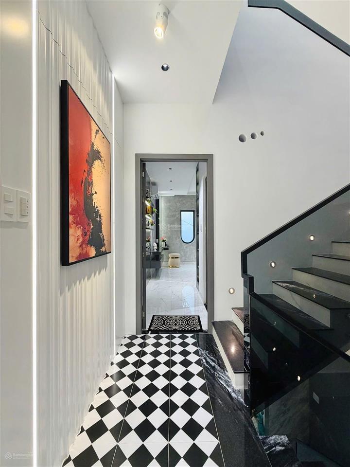 Tiền đây chứ đâu! nhà đẹp trần nãoq2,gần ga metro, thảo điền.giá 5tỷ200tr/69m2,cho thuê 28 triệu.