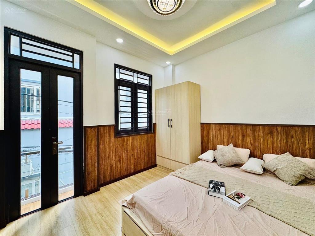 Vợ chồng tôi bán gấp nhà phan xích longp.cầu kiệupn, gần bv hoàn mỹ.giá 4 tỷ/73m2,cho thuê 22 tr