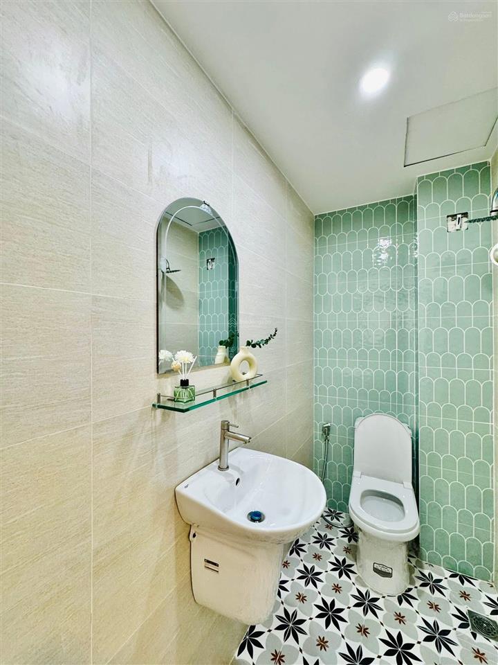 Vợ chồng tôi bán gấp nhà phan xích longp.cầu kiệupn, gần bv hoàn mỹ.giá 4 tỷ/73m2,cho thuê 22 tr