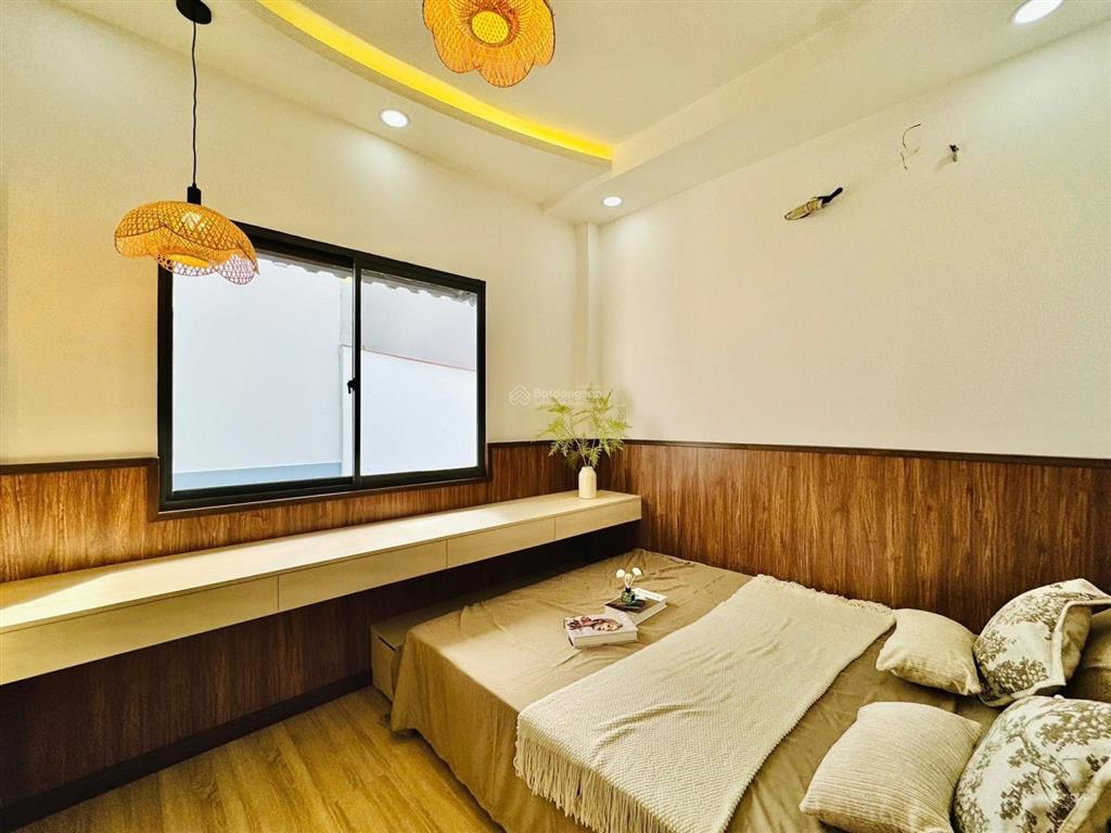 Vợ chồng tôi bán gấp nhà phan xích longp.cầu kiệupn, gần bv hoàn mỹ.giá 4 tỷ/73m2,cho thuê 22 tr