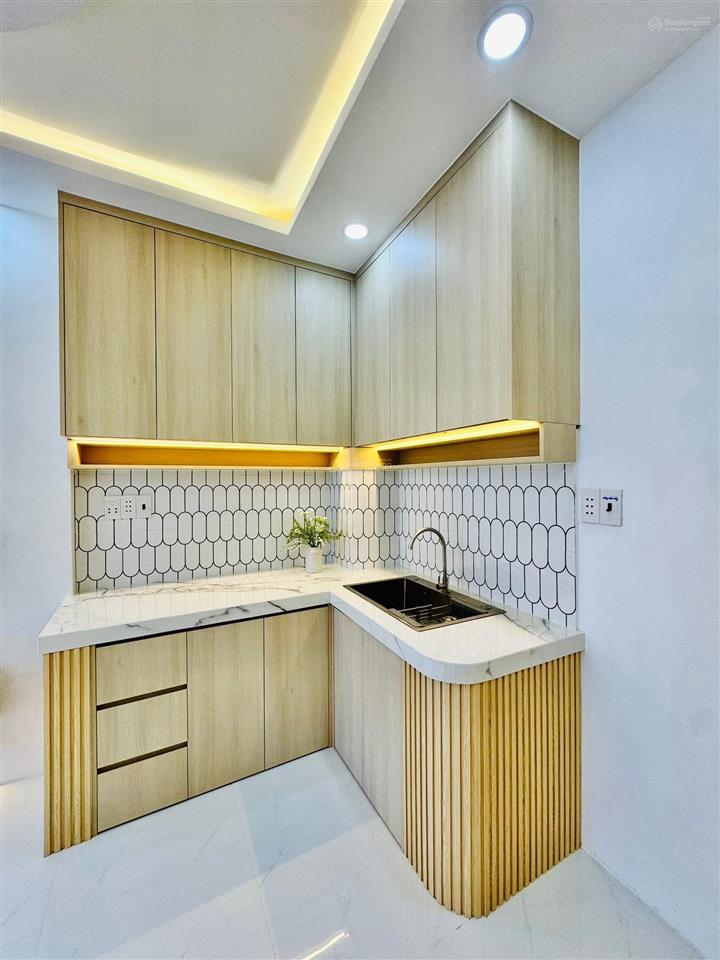 Vợ chồng tôi bán gấp nhà phan xích longp.cầu kiệupn, gần bv hoàn mỹ.giá 4 tỷ/73m2,cho thuê 22 tr