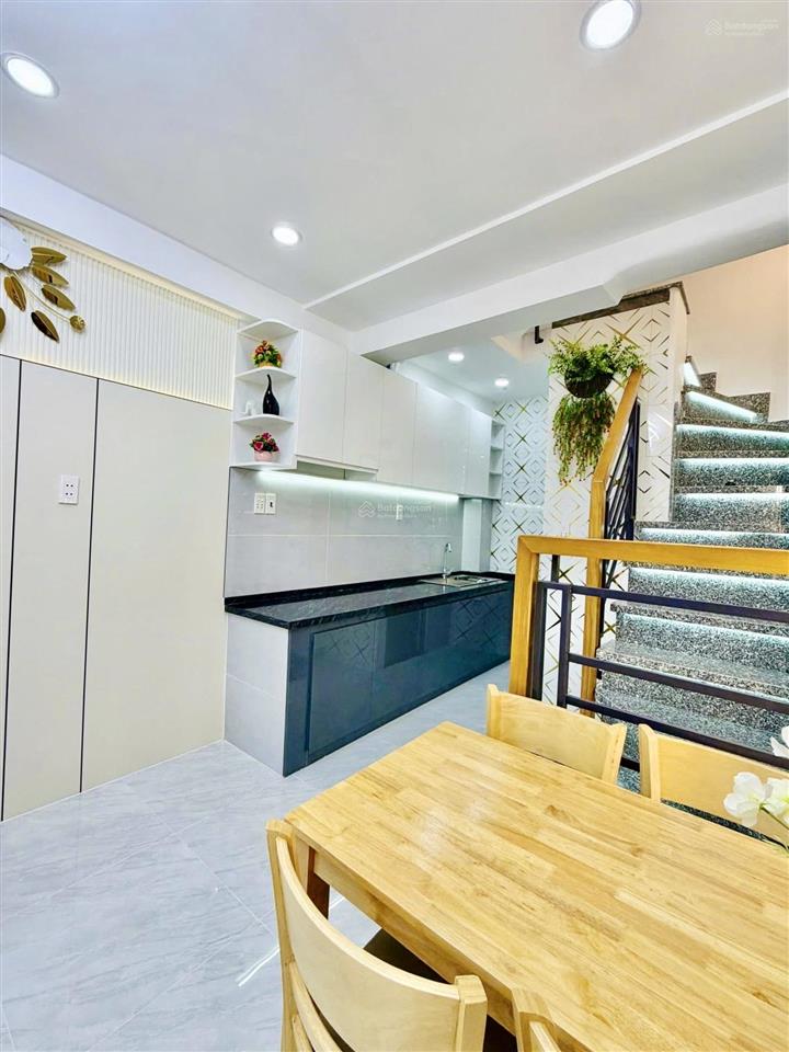 Chính chủ cần bán nhà nguyễn phúc nguyêntân địnhq3,gần ga sài gòn.giá3tỷ900tr/68,3m2,cho thuê26tr