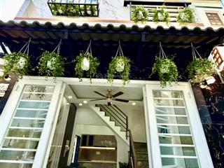 Hàng hiếm nhà phố nguyễn văn thủp.đa kaoq1, gần đại học kinh tế.giá 5tỷ200tr/87m2,cho thuê 30tr