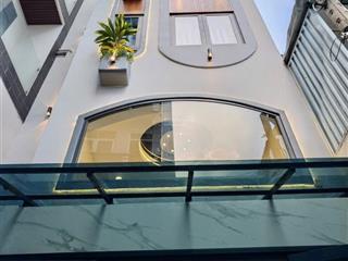 Chú sáu cần bán nhà lý tự trọngbến thànhq1, gần chợ bến thành.giá 5tỷ300tr/84,8m2,cho thuê 26tr