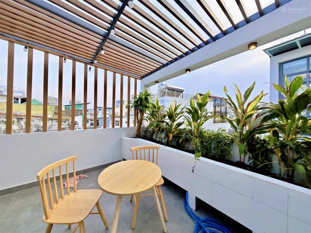 Chú sáu cần bán nhà lý tự trọngbến thànhq1, gần chợ bến thành.giá 5tỷ300tr/84,8m2,cho thuê 26tr