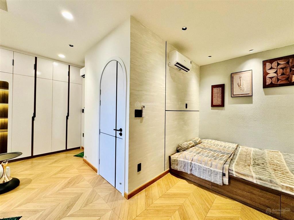 Bán gấp nhà hẻm oto nguyễn hữu cầutđq1, gần chợ tân định.giá 4tỷ600tr/79,5m2,cho thê 30 triệu