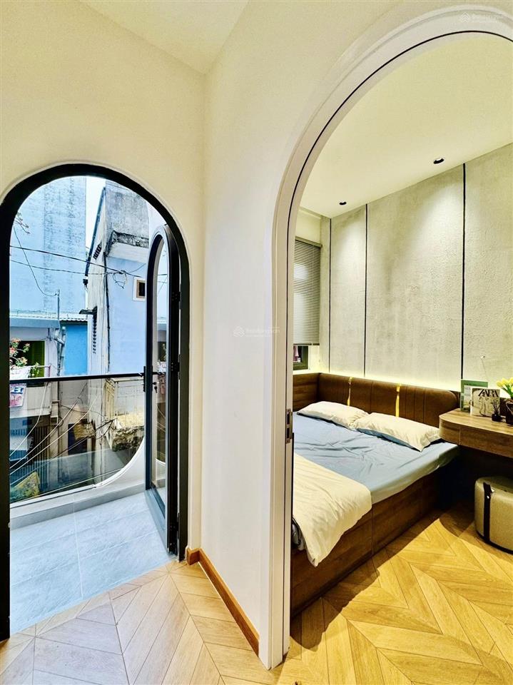 Bán gấp nhà hẻm oto nguyễn hữu cầutđq1, gần chợ tân định.giá 4tỷ600tr/79,5m2,cho thê 30 triệu