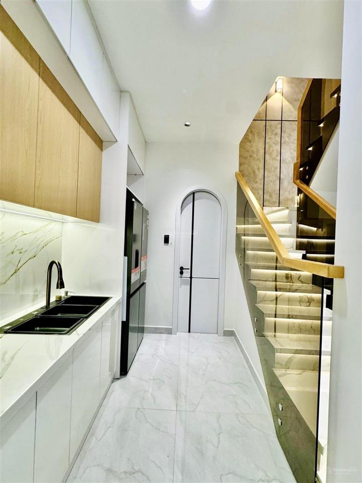 Bán gấp nhà hẻm oto nguyễn hữu cầutđq1, gần chợ tân định.giá 4tỷ600tr/79,5m2,cho thê 30 triệu