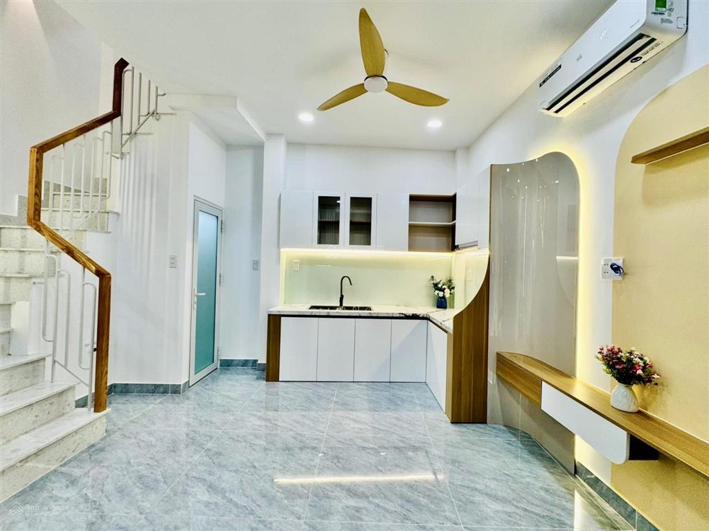 Bán nhanh nhà trần đình xun.cư trinhq1,gần tiểu học trần hưng đạo.giá4tỷ900tr,đang cho thuê 29tr