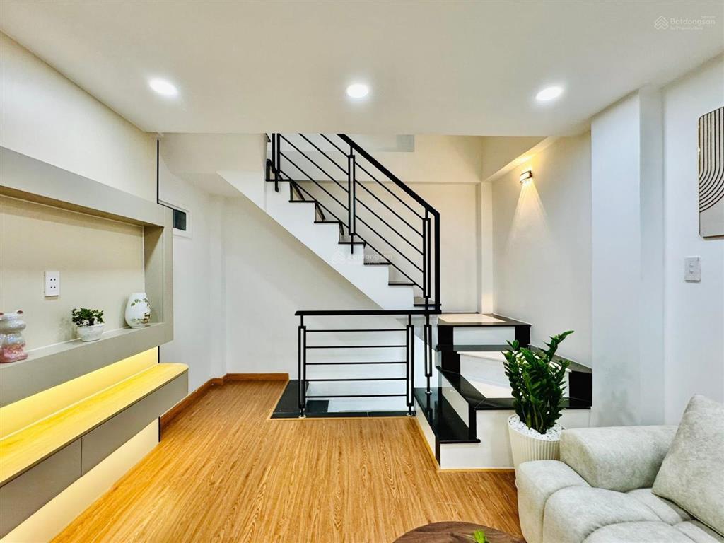 Chú sáu tôi cần bán nhà nguyễn dup.bến nghéq1,gần thảo cầm viên.giá 4tỷ600tr/78m2,cho thuê29tr