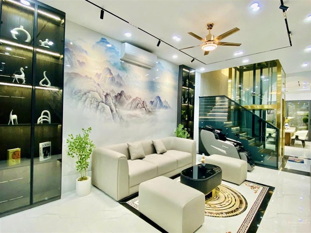 Chú tôi bán nhà phố lê quang địnhphường 11bt,gần bv ung bướu.giá 3tỷ600tr/76,2m2,cho thuê 29tr