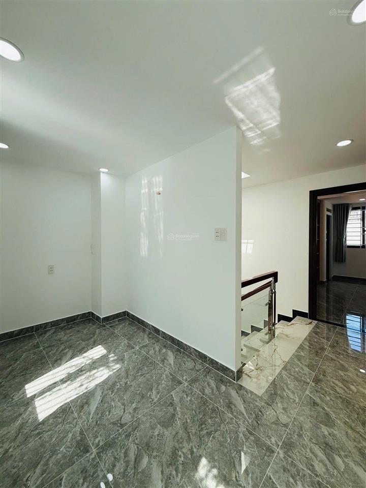 Giảm giá bán nhanh nhà tú xươngp.võ thị sáuq3,gần bệnh viện mắt.giá 4tỷ200tr/78m2,cho thuê 25tr
