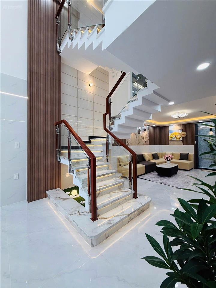 Giảm giá bán nhanh nhà tú xươngp.võ thị sáuq3,gần bệnh viện mắt.giá 4tỷ200tr/78m2,cho thuê 25tr