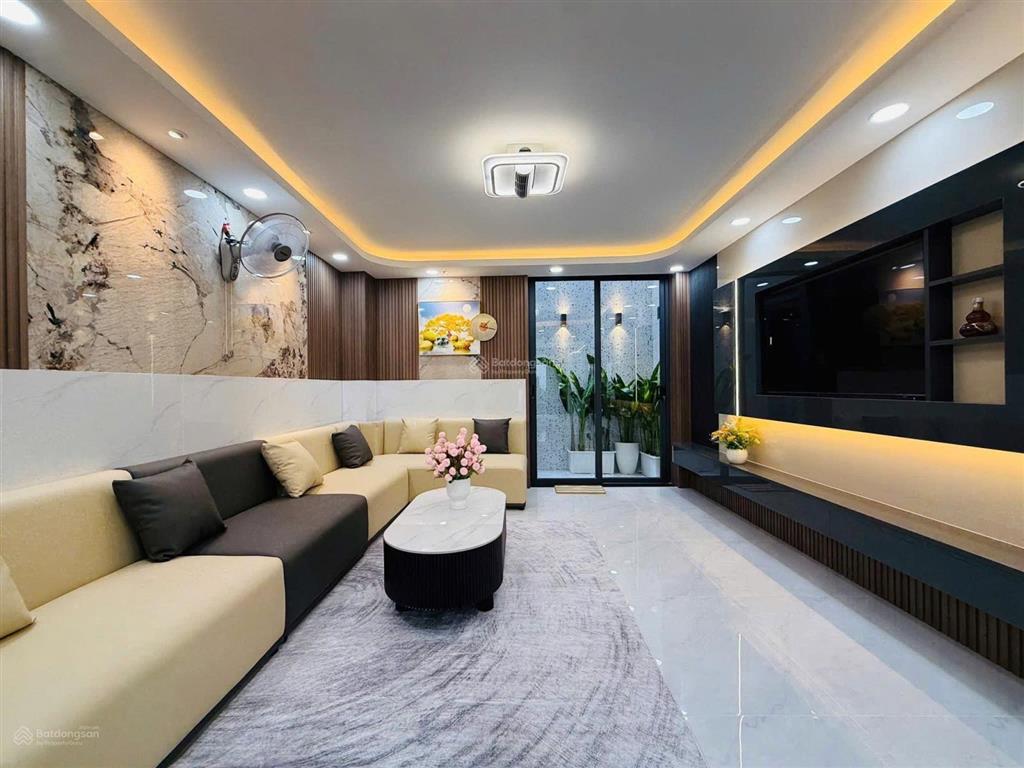 Giảm giá bán nhanh nhà tú xươngp.võ thị sáuq3,gần bệnh viện mắt.giá 4tỷ200tr/78m2,cho thuê 25tr