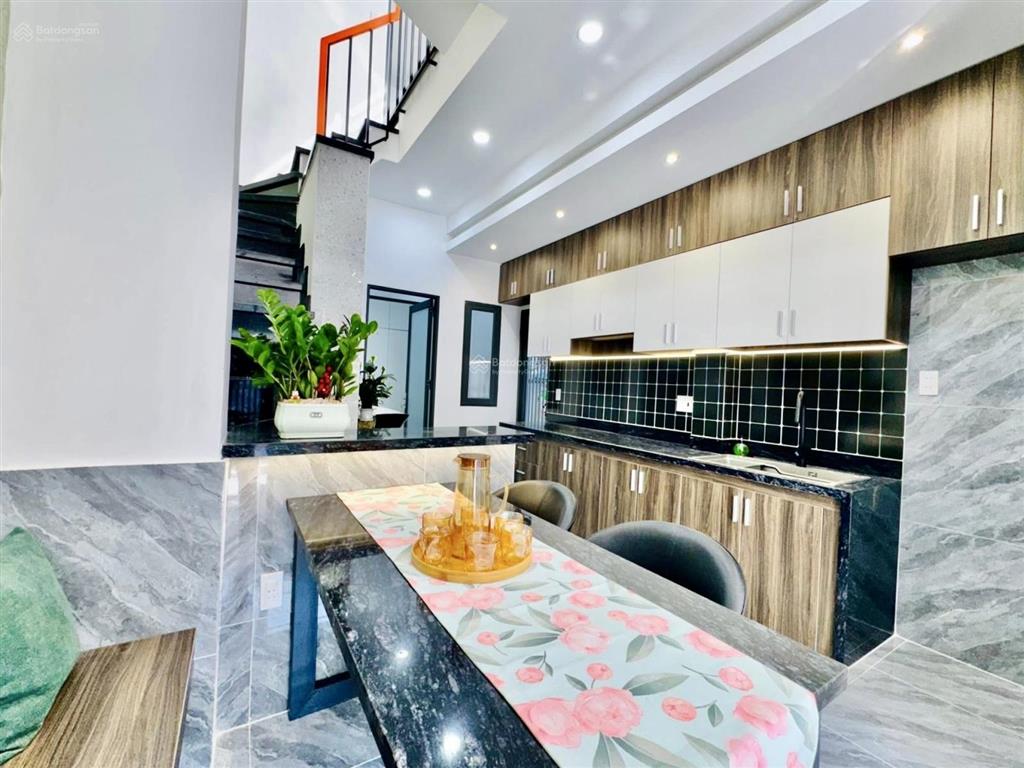 Hàng hiếm nhà phố nguyễn thị diệuvtsq3,gần đại học mở.giá 3tỷ750tr/68,4m2,cho thuê 28tr/th