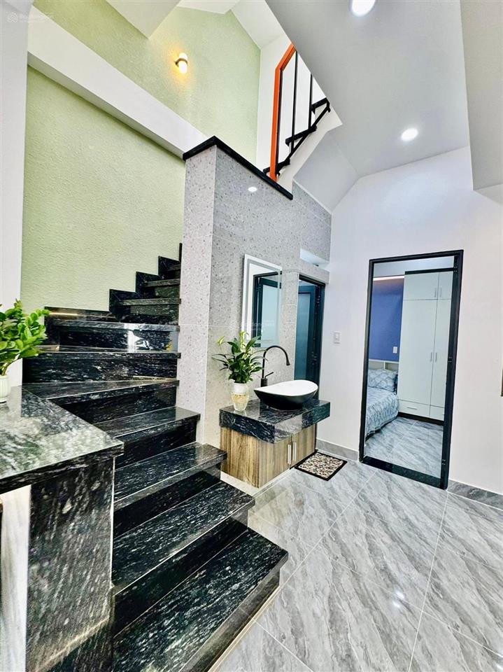 Hàng hiếm nhà phố nguyễn thị diệuvtsq3,gần đại học mở.giá 3tỷ750tr/68,4m2,cho thuê 28tr/th