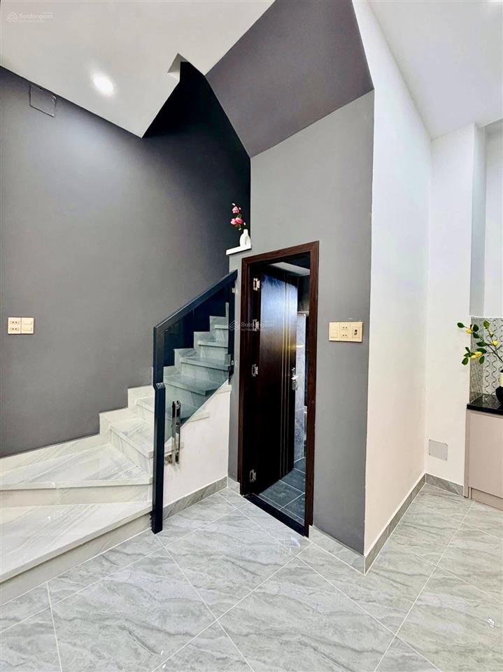 Cần bán siêu phẩm lê thánh tôn  p bến nghé  q1, gần chợ bến thành. 86m2, cho thuê 35tr