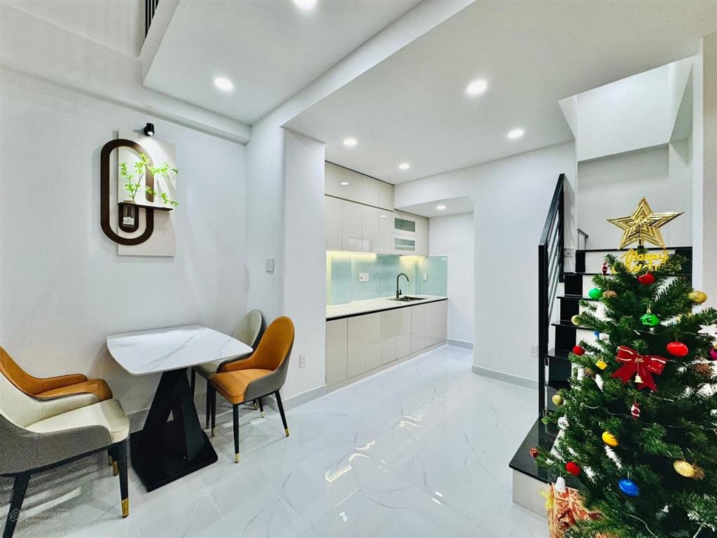 Chú sáu tôi cần bán nhà nguyễn dup.bến nghéq1, gần thảo cầm viên.giá 4tỷ600tr/78m2, cho thuê 29tr