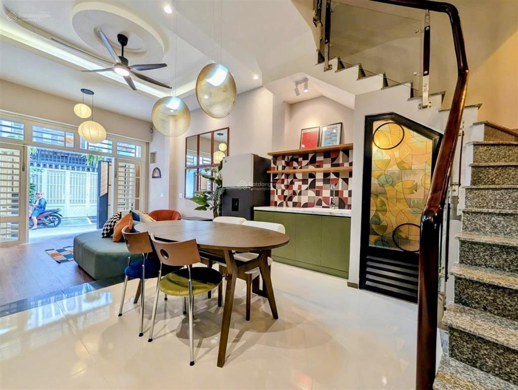 Mặt tiền nhà phố nơ trang longp13bt,gần cầu bình lợi.giá 3tỷ990tr/76,2m2, cho thuê 27tr