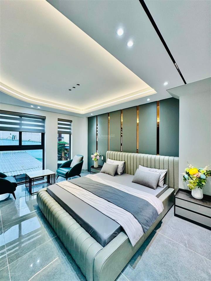 Nhà đẹp nam kỳ khởi nghĩavõ thị sáuq3,gần đh kinh tế.giá 9tỷ800tr/76m2 đang cho thuê 26tr/tháng.