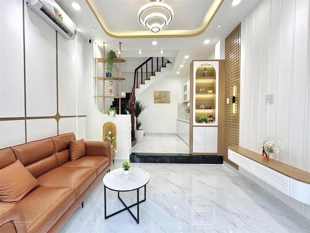 Siêu phẩm nhà vườn chuối  phường 4  quận 3, gần bv bình dân. dt 76m2, đang cho thuê 26tr/tháng