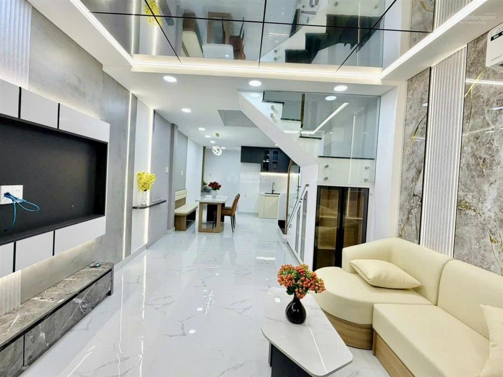 Chủ cần tiền bán nhanh nhà thạch thị thanh  tđ  q1, gần cv lê văn tám. 88m2, cho thuê 37tr