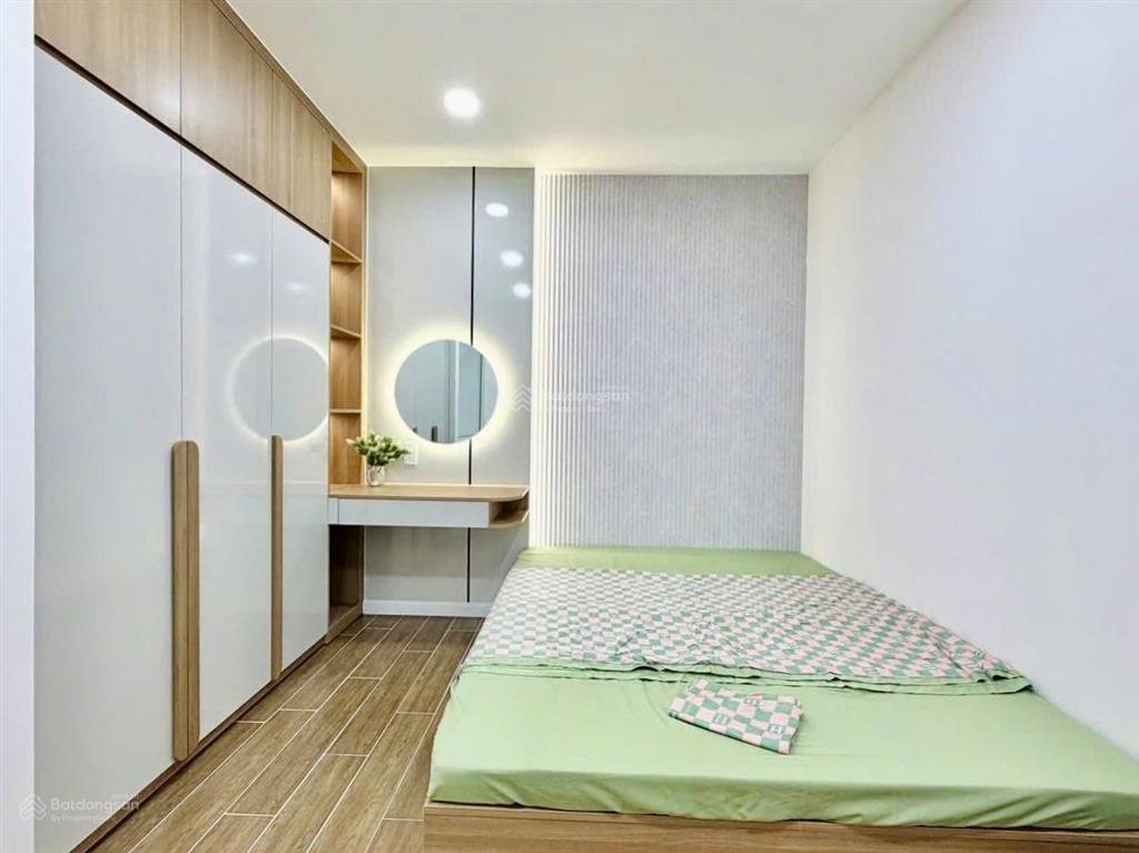 Chủ cần tiền bán nhanh nhà thạch thị thanh  tđ  q1, gần cv lê văn tám. 88m2, cho thuê 37tr