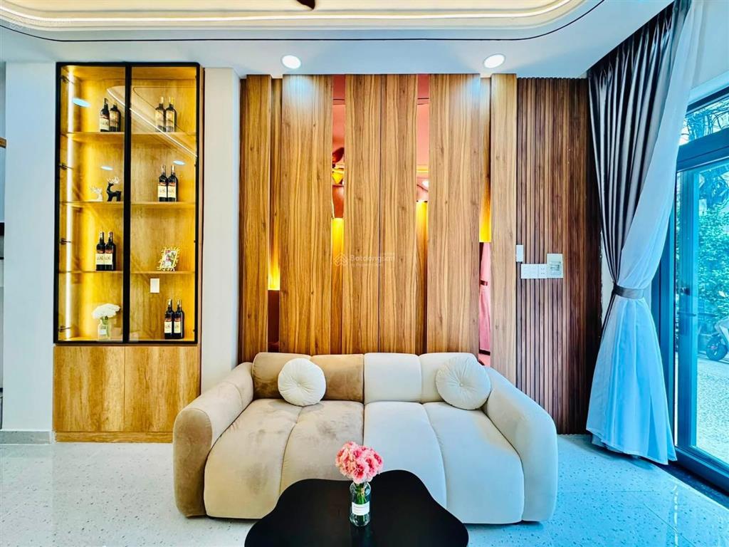Ra nhanh nhà trương định  v. thị sáu  q3, gần cv tao đàn. 68m2, đang cho thuê 19tr/tháng