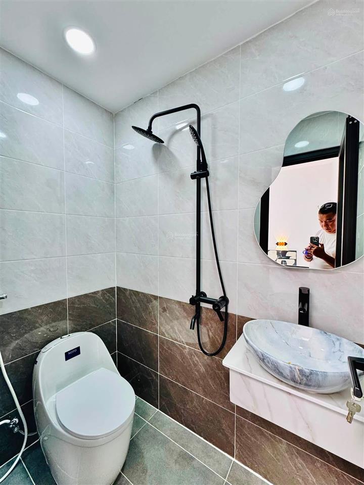 Siêu phẩm nhà nguyễn thông  v. thị sáu  quận 3, gần đh sài gòn. 76m2, cho thuê 23tr