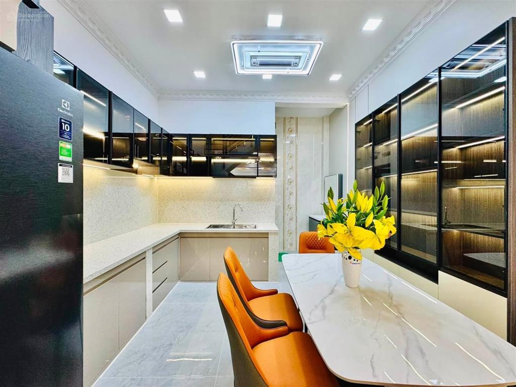 Nhà đẹp đường oto chu văn anp26bình thạnh, gần bến xe miền đông.giá 9tỷ700tr/79m2,cho thuê 26tr