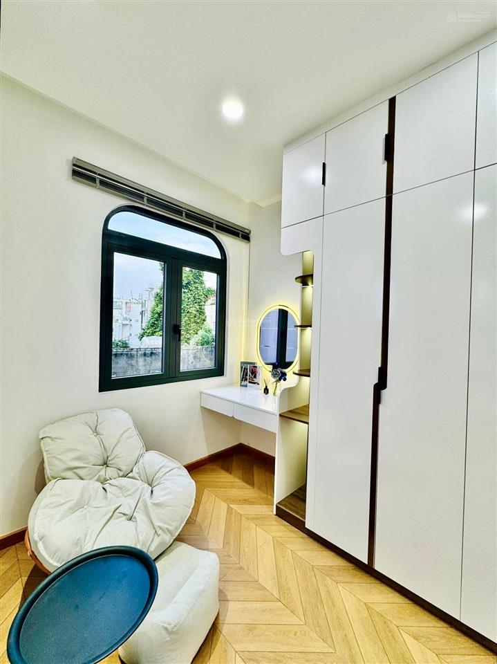 Bán gấp nhà hẻm oto nguyễn hữu cầu  tđ  q1, gần chợ tân định. 79,5m2, cho thê 30 triệu