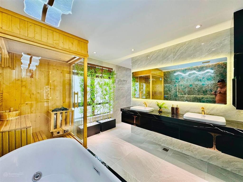 Ra nhanh nhà nguyễn đình chiểuphường 5quận 3,gần bv da liễu. dt 80m2,cho thuê 24tr
