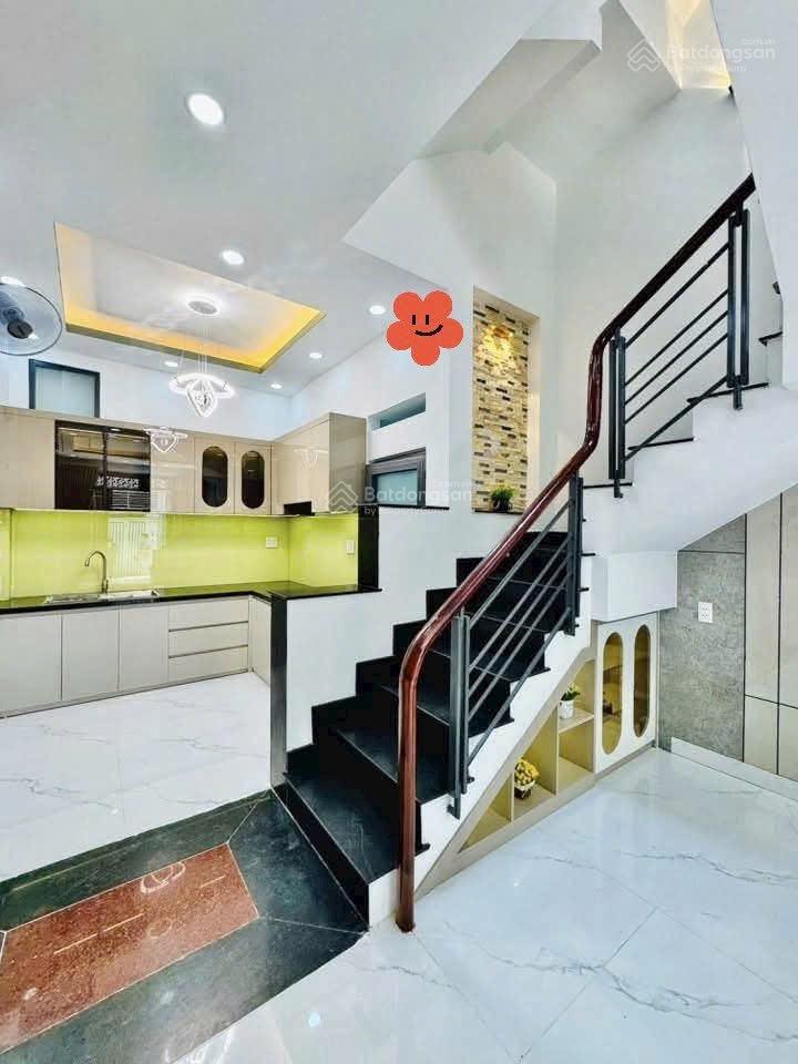 Cần ra nhanh nhà hồng bàng  phường 1  quận 11,gần bến xe miền tây.giá 9tỷ900tr/72m2,cho thuê 21tr