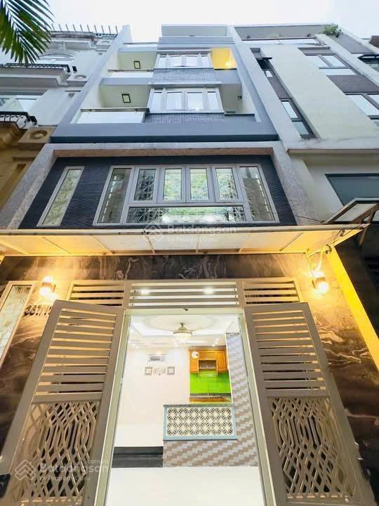 Chú 6 cần bán gấp nhà trần cao vân  võ thị sáu  q3, gần hồ con rùa. 79,9m2, cho thuê 26tr