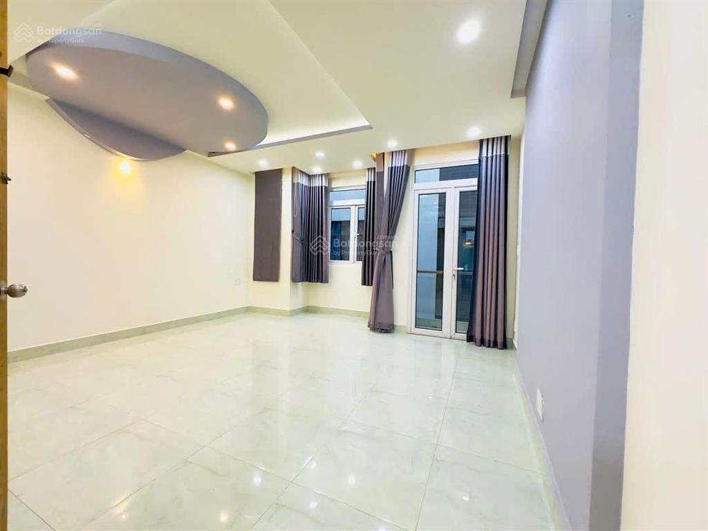 Chú 6 cần bán gấp nhà trần cao vân  võ thị sáu  q3, gần hồ con rùa. 79,9m2, cho thuê 26tr