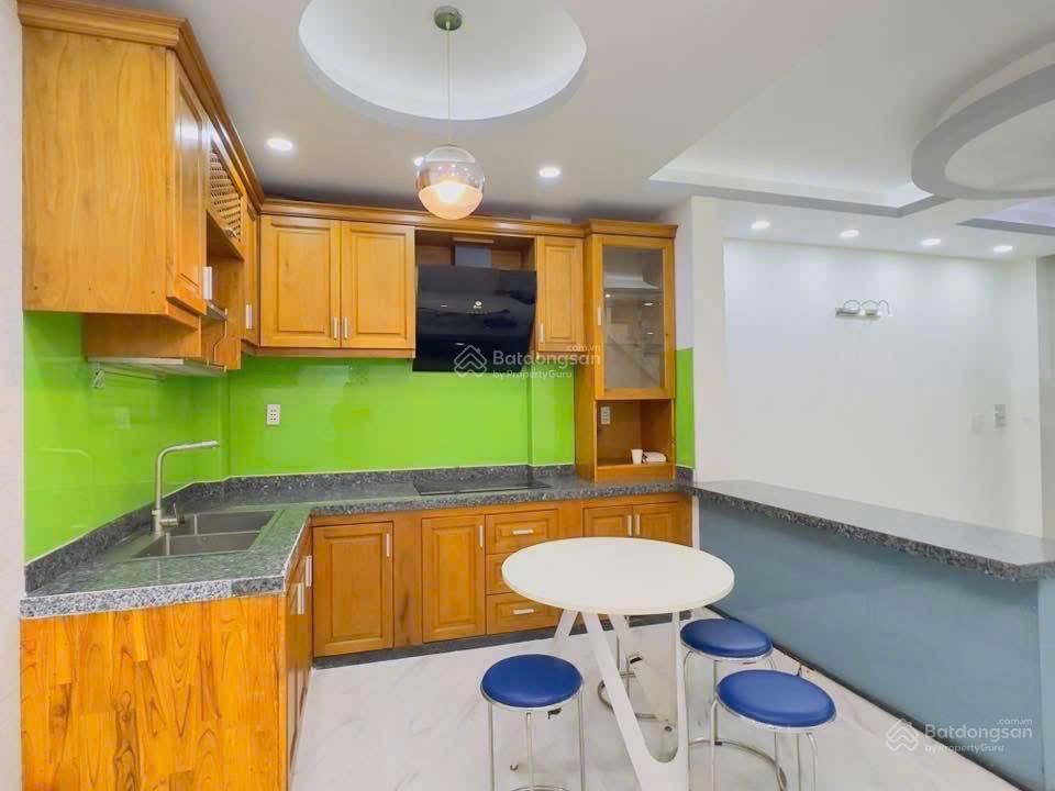 Chú 6 cần bán gấp nhà trần cao vân  võ thị sáu  q3, gần hồ con rùa. 79,9m2, cho thuê 26tr