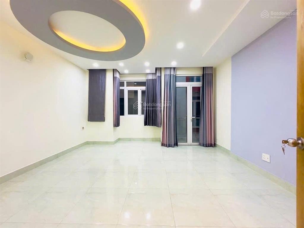 Chú 6 cần bán gấp nhà trần cao vân  võ thị sáu  q3, gần hồ con rùa. 79,9m2, cho thuê 26tr