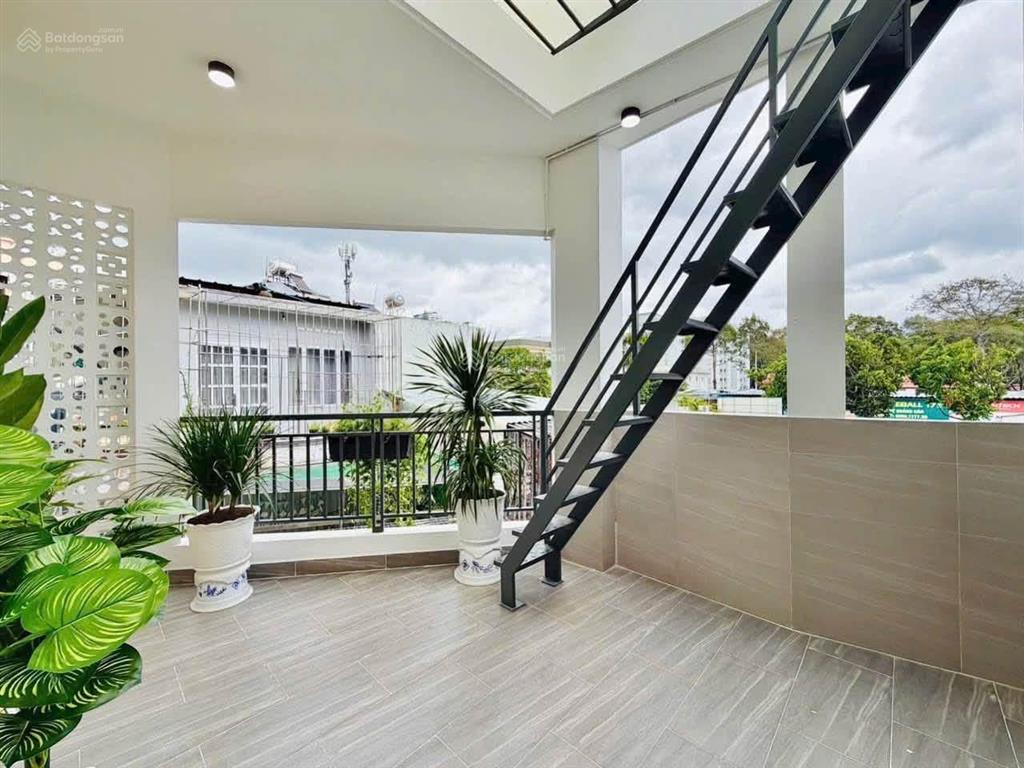 Hẻm oto bàn cờ  phường 2  quận 3, gần chợ bàn cờ, chợ vườn chuối. 72,8m2, cho thuê 23tr