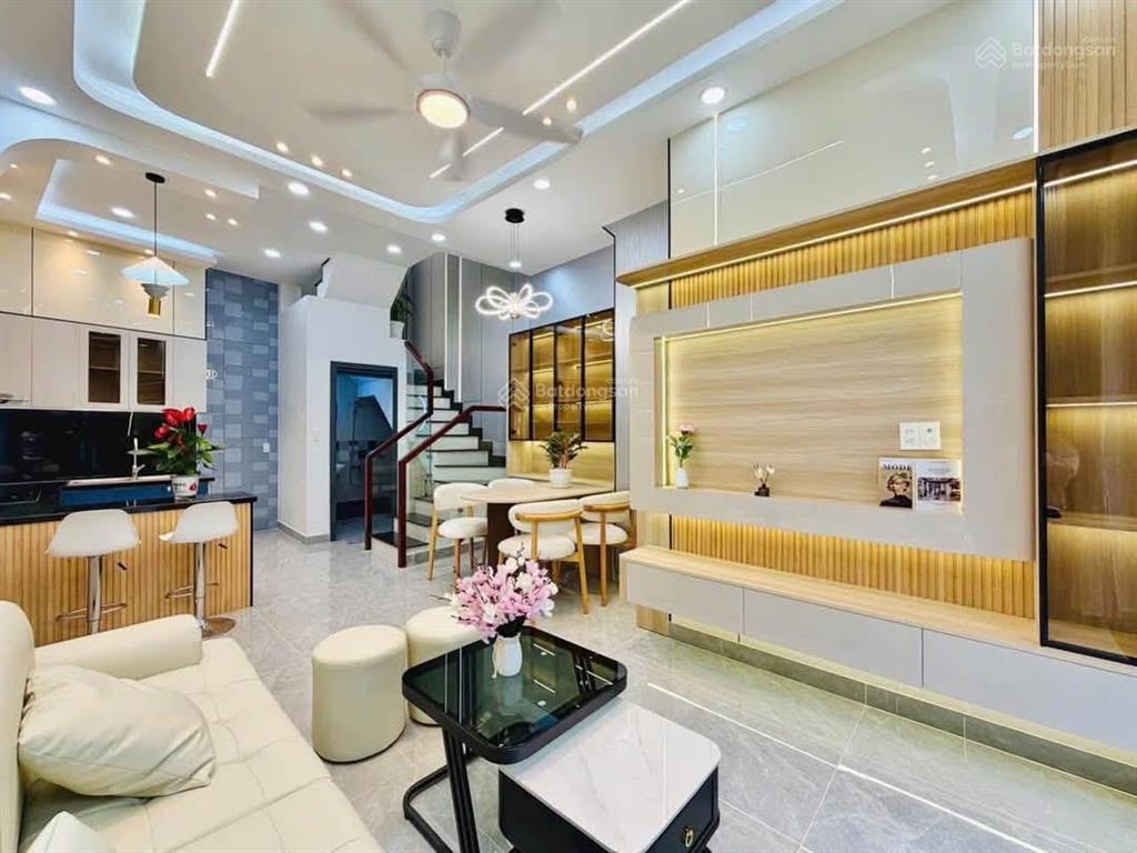 Hẻm oto bàn cờ  phường 2  quận 3, gần chợ bàn cờ, chợ vườn chuối. 72,8m2, cho thuê 23tr