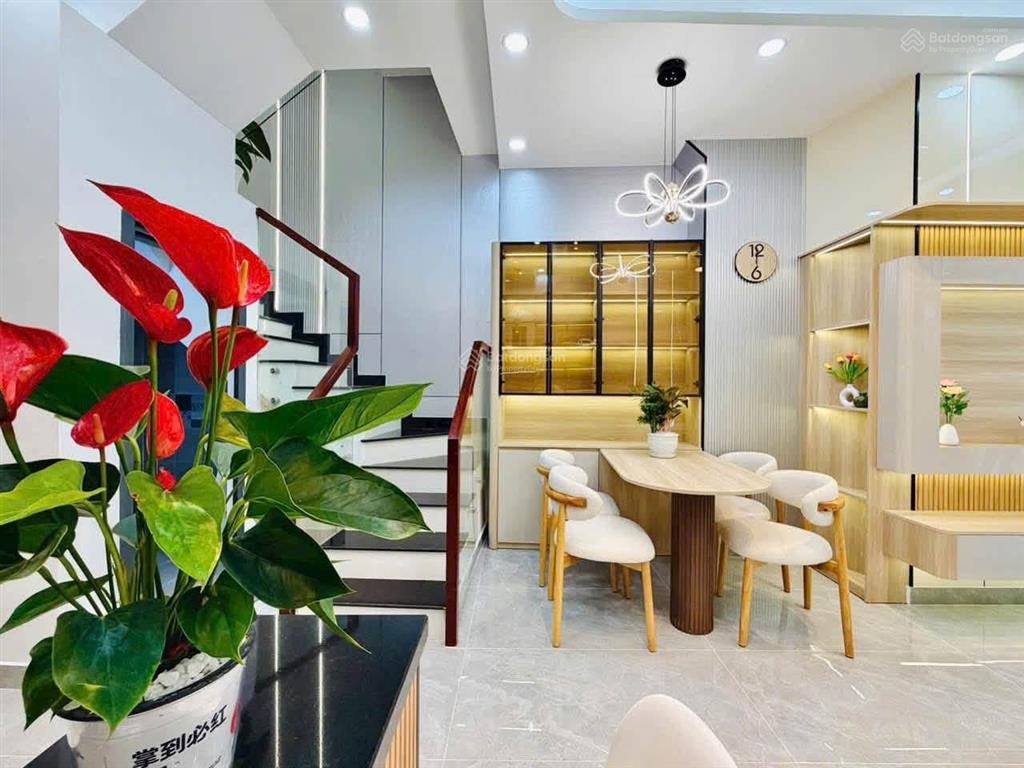 Hẻm oto bàn cờ  phường 2  quận 3, gần chợ bàn cờ, chợ vườn chuối. 72,8m2, cho thuê 23tr