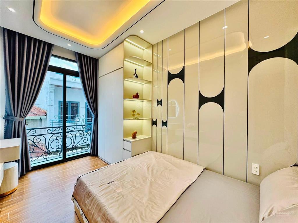 Giảm giá bán nhanh nhà sư vạn hạnhphường 13quận10,gần vạn hạnh mall, 65m2, đang cho thuê 22 triệu