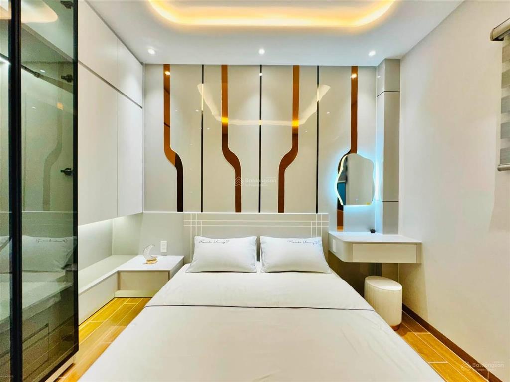 Giảm giá bán nhanh nhà sư vạn hạnhphường 13quận10,gần vạn hạnh mall, 65m2, đang cho thuê 22 triệu