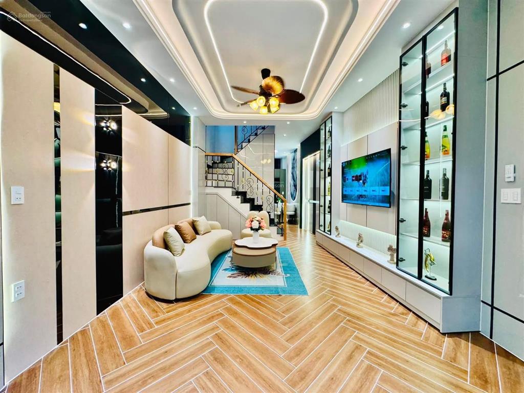 Giảm giá bán nhanh nhà sư vạn hạnhphường 13quận10,gần vạn hạnh mall, 65m2, đang cho thuê 22 triệu