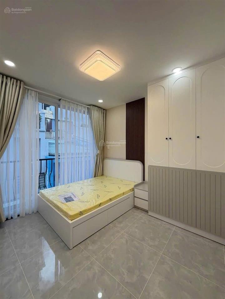 Nguyễn trãi  p. cầu ông lãnh  quận 1, đường thông ra nguyễn văn cừ. 75m2, cho thuê 24tr/tháng