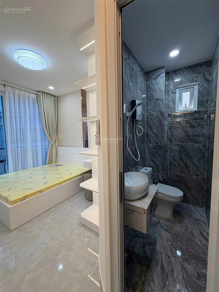 Nguyễn trãi  p. cầu ông lãnh  quận 1, đường thông ra nguyễn văn cừ. 75m2, cho thuê 24tr/tháng