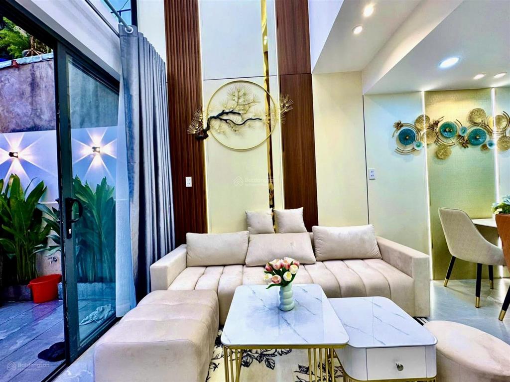 Bán nhà phố nguyễn khắc nhucô giangquận 1, gần đh văn lang.giá 9tỷ870tr/87,9m2,cho thuê 30 triệu