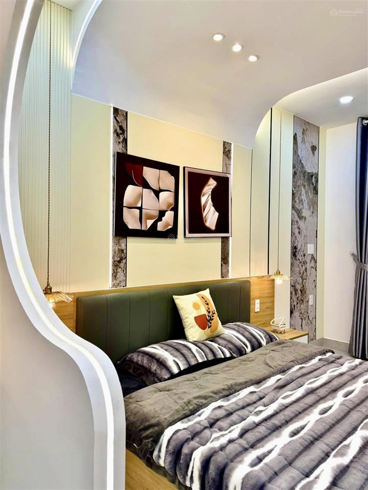 Bán nhà phố nguyễn khắc nhucô giangquận 1, gần đh văn lang.giá 9tỷ870tr/87,9m2,cho thuê 30 triệu