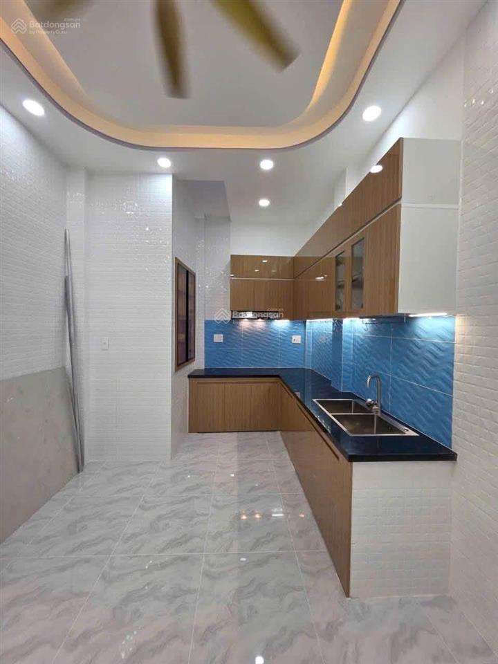 Phó đức chính  nguyễn thái bình  quận 1, gần chợ bến thành.giá 9 tỷ950tr/70m2,đang cho thuê 26tr.