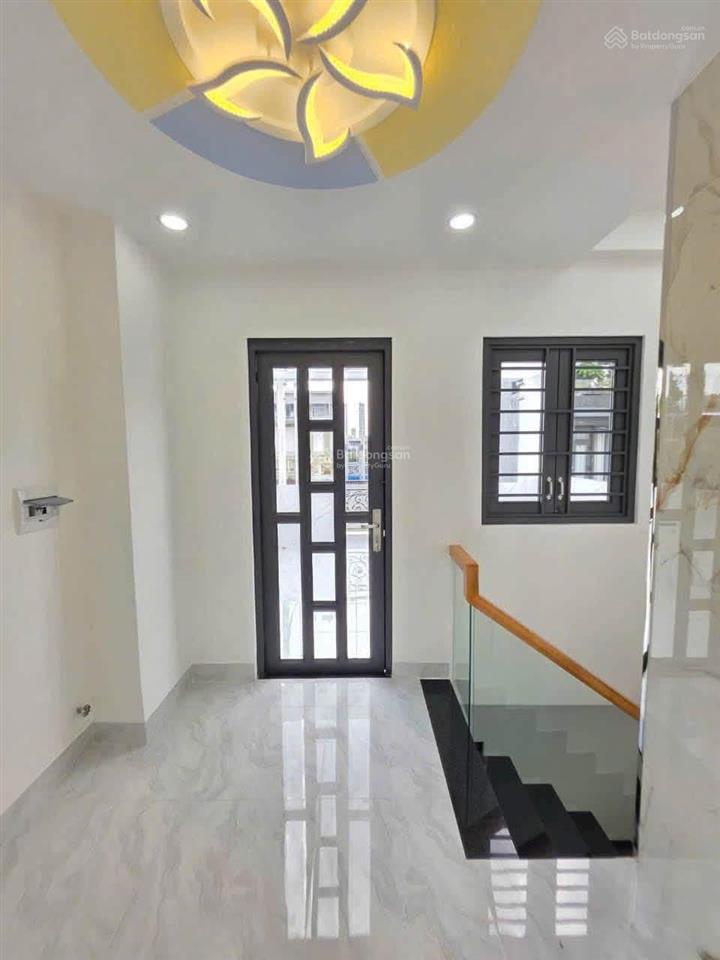 Phó đức chính  nguyễn thái bình  quận 1, gần chợ bến thành.giá 9 tỷ950tr/70m2,đang cho thuê 26tr.
